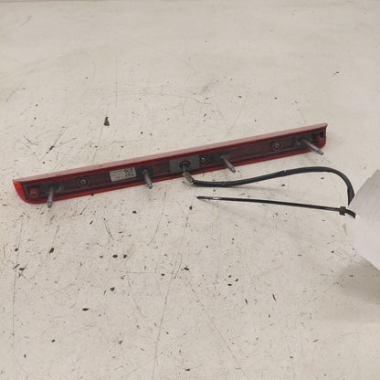 Kia Sorento High Mount Tail Lamp Third 3rd Brake Light  2018 2017 2016
