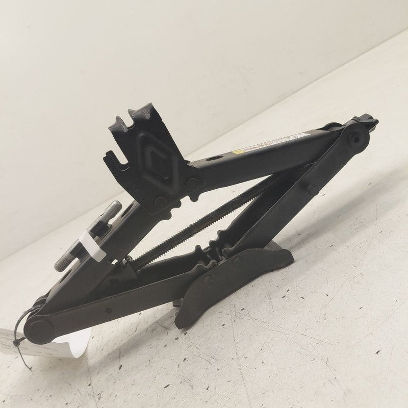 Jeep Cherokee Spare Tire Changing Jack  2019 2020 2021