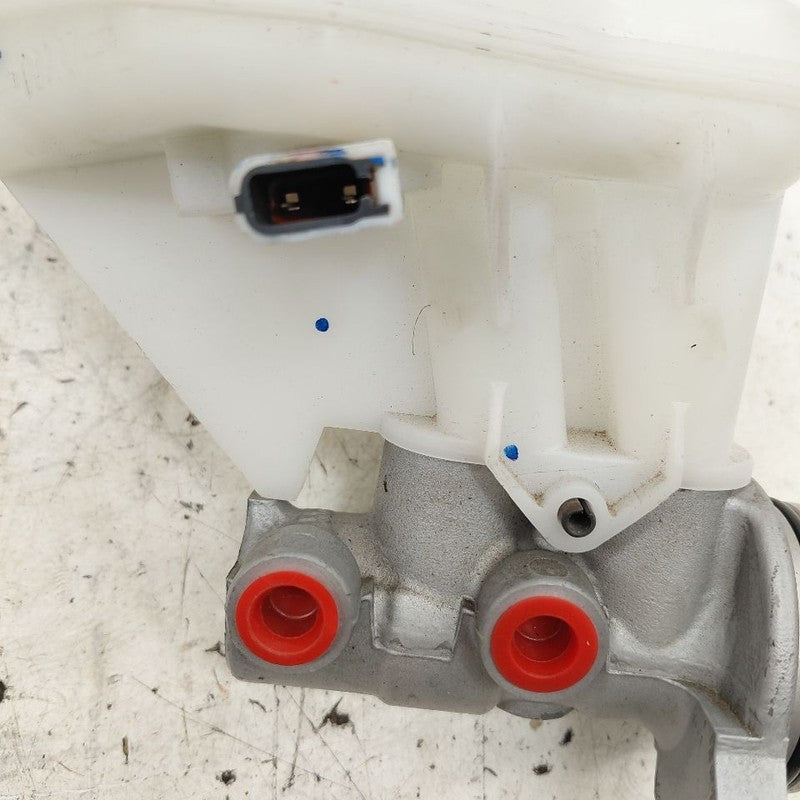 Brake Master Cylinder Fits 14-15 17-24 Mitsubishi Mirage