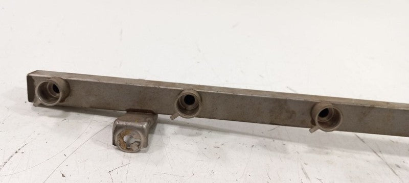 Volkswagen Rabbit Fuel Rail Injection Injector Mount Bar 2006 2007 200