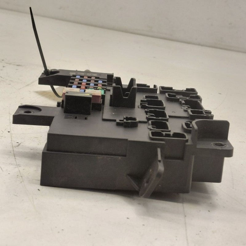 Mitsubishi Outlander   Cabin Fuse Box Interior Inner Under Dash  2018 
