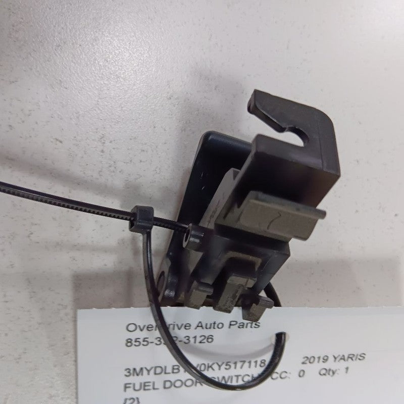 Toyota Yaris Fuel Door Switch Gas Cap Cover Lid Release Button Control
