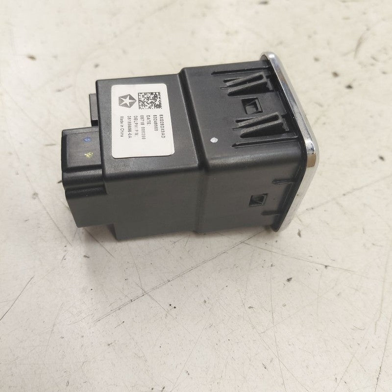 Jeep Cherokee USB Plug In Hub Port  2019 2020 2021