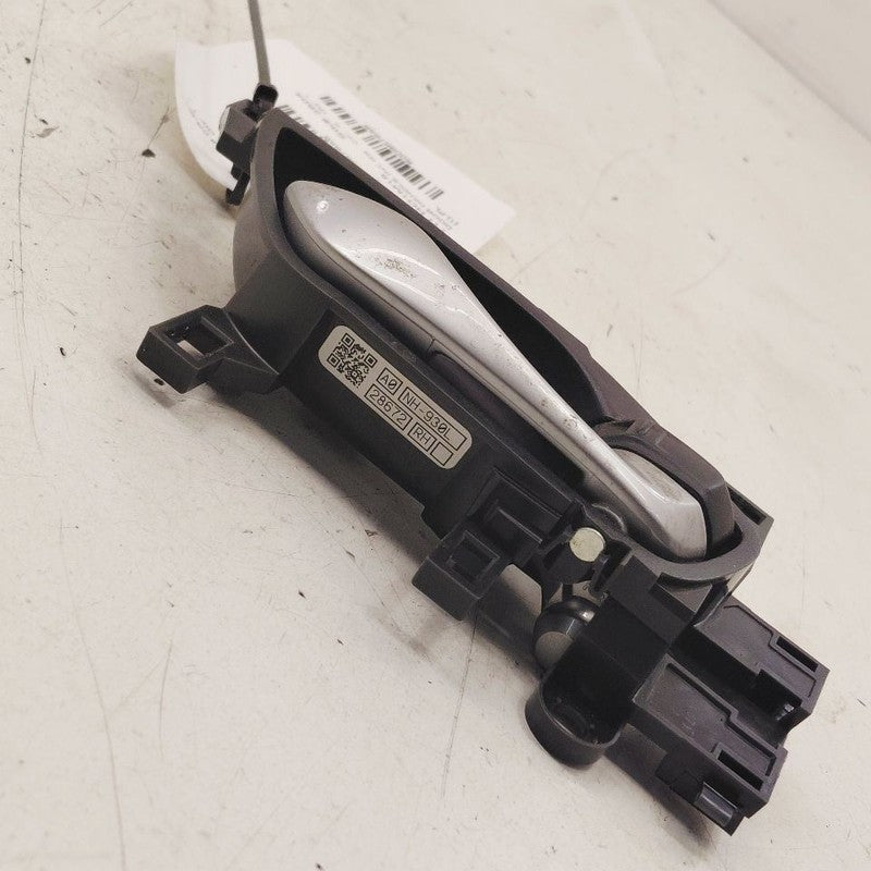 Honda CR-V Door Handle Right Passenger Rear Interior Inside  2017 2018