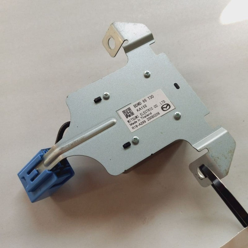 Mazda 3 Outer Mobile Phone Antenna Module {BDMD66T30} 2023 2022 2021
