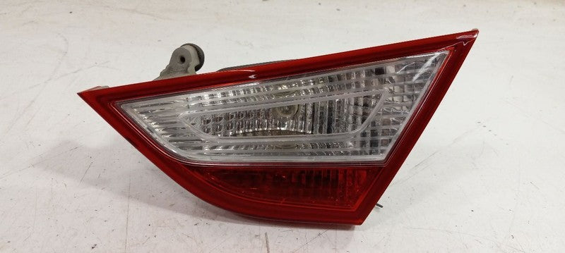 924033Q000 Passenger Right Tail Light Brake VIN B 8th Digit Lid Mounted Fits 11-14 SONATA