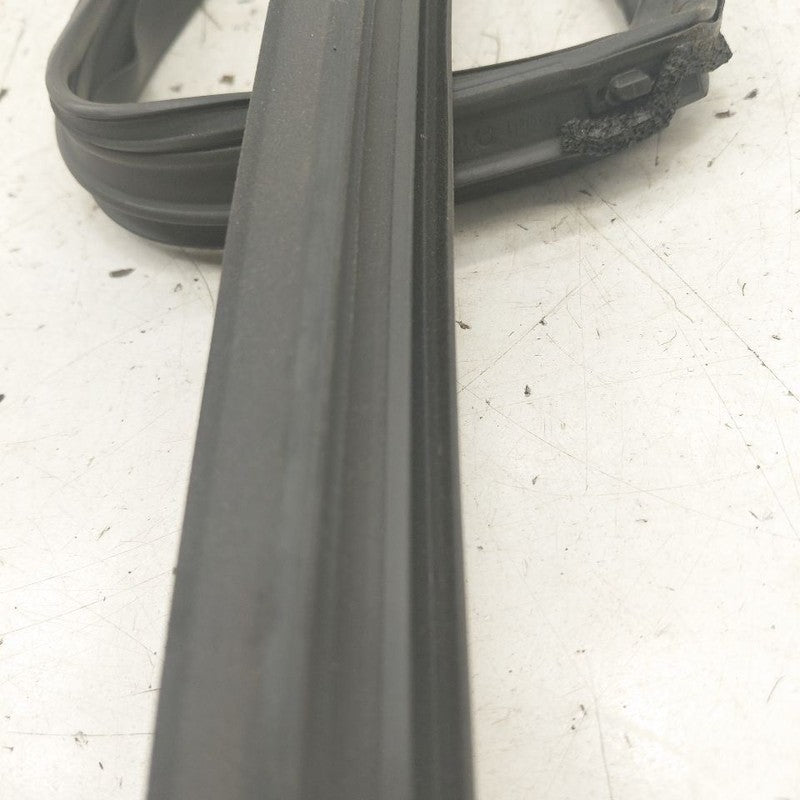 Toyota Prius Door Glass Window Seal Rubber Left Driver Front  2022 202