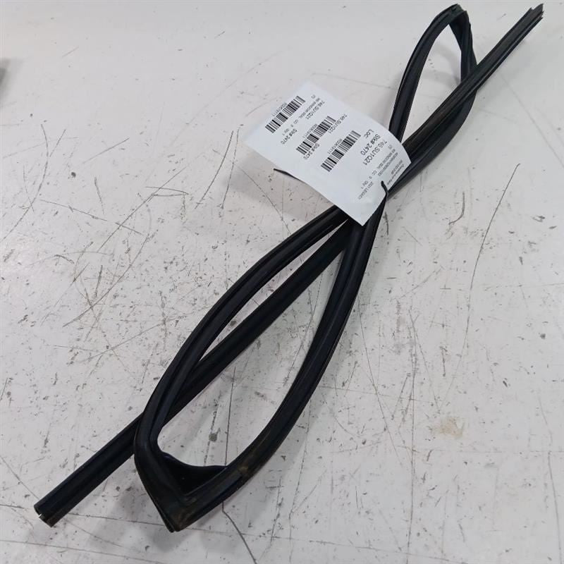 Subaru Legacy Door Glass Window Seal Rubber Right Passenger Rear Back 