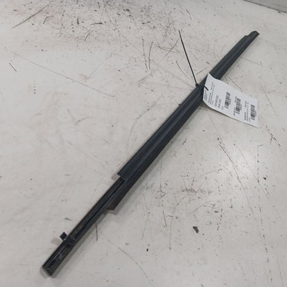 Outlander Sport Door Glass Window Weather Strip Trim Front Right Passe