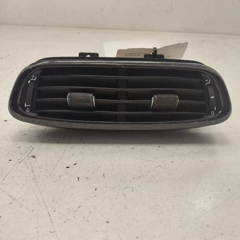 2018 Fiat 500 X Model Dash Air Vent Center Middle