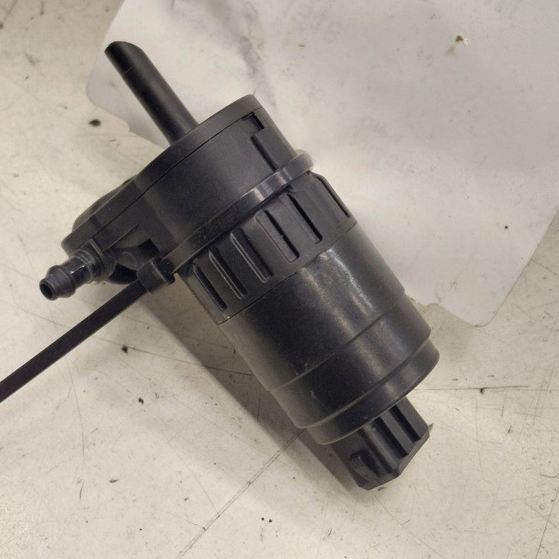 Alfa Romeo Stelvio Windshield Washer Fluid Reservoir Motor Pump Electr