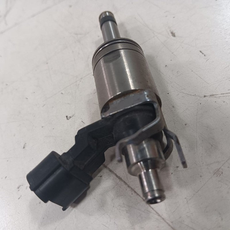 CP9Z9F593B Fuel Injection Injector Gasoline 2.0L Without Turbo Fits 12-18 Ford Focus