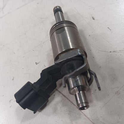 CP9Z9F593B Fuel Injection Injector Gasoline 2.0L Without Turbo Fits 12-18 Ford Focus