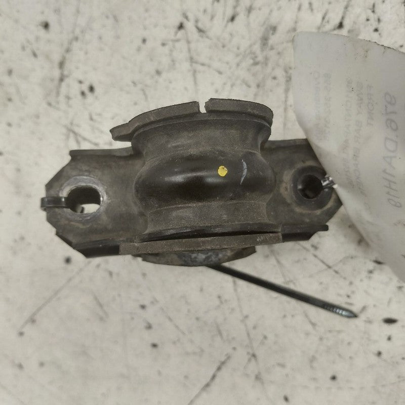 Nissan Versa Front Sway Bar Bushing Mounting Bracket  2019 2018 2017 2