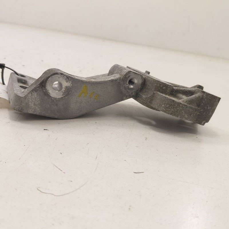 2018 Fiat 500 X 2.4 Model Accessory Mount Bracket