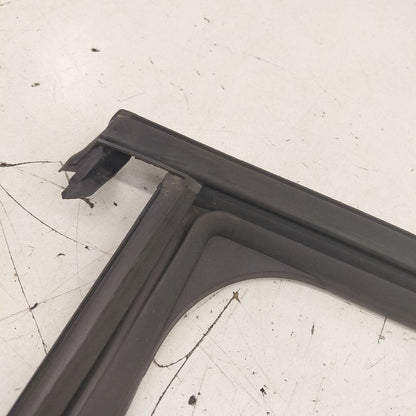 2018 Fiat 500 X Model Door Glass Window Seal Rubber Left Driver Rear B