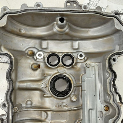 Cadillac CT6 Passenger Rear Engine Cylinder Head Valve Cover  2018 201