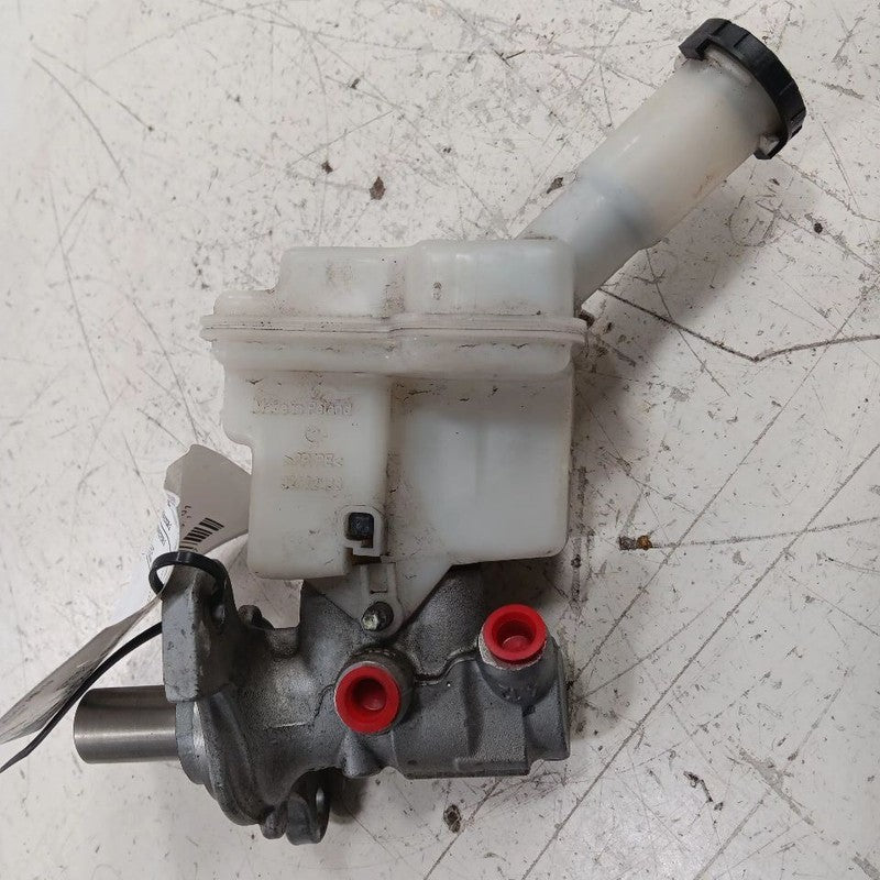 Brake Master Cylinder Fits 21-23 Nissan Kicks