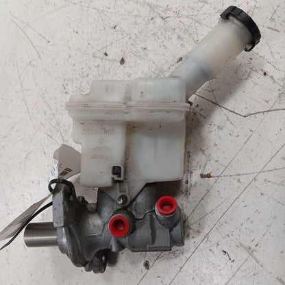 Brake Master Cylinder Fits 21-23 Nissan Kicks