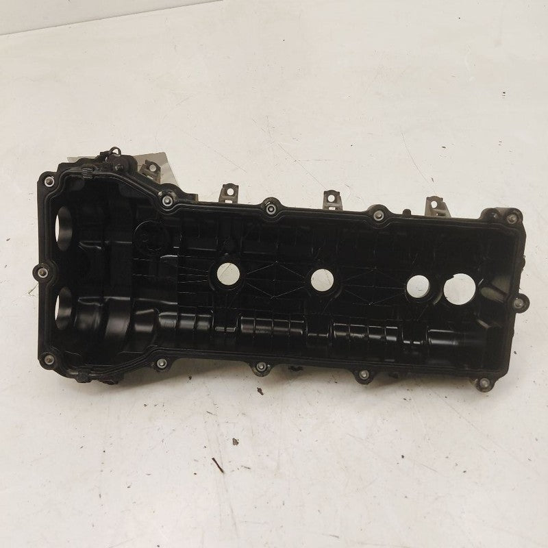 Chrysler 300 Driver Left Side Engine Cylinder Head Valve Cover  2017 2