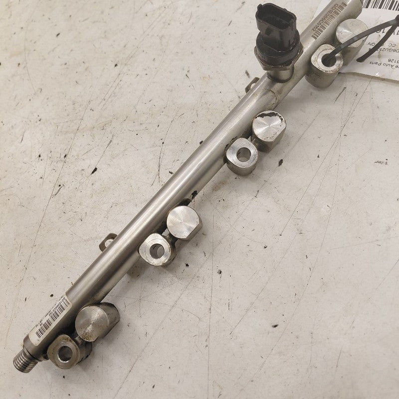 Hyundai Veloster Fuel Rail Injection Injector Mount Bar  1.6 2017 2016