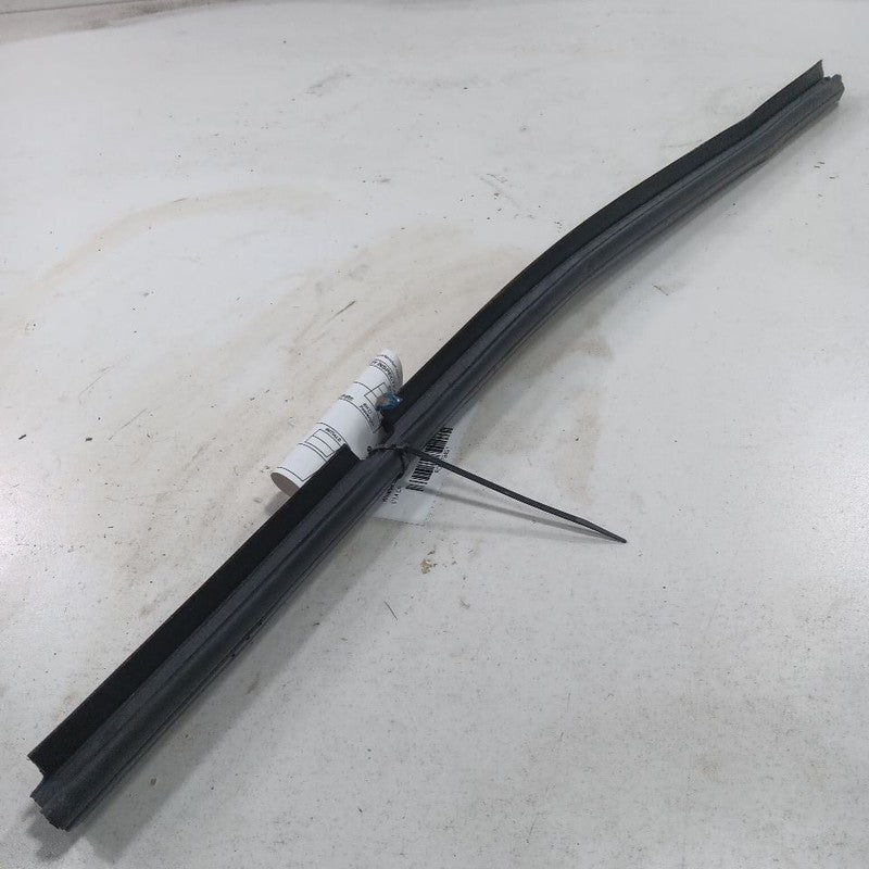 Buick Encore Left Rear Weather Strip Interior  2022 2021 2020 2019 2018