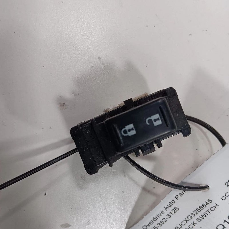 Subaru Outback Legacy Power Front Door Lock Switch  2018 2017 2016 201
