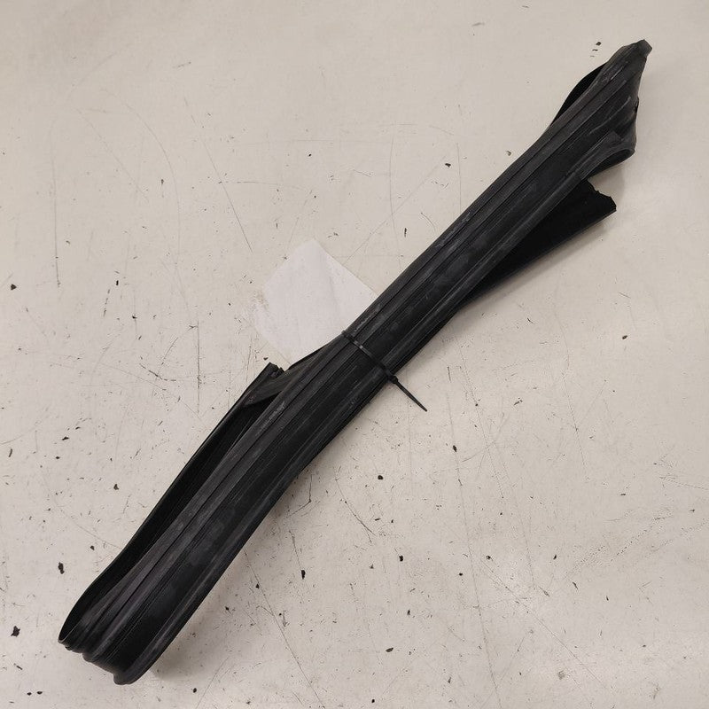 Alfa Romeo Stelvio Door Glass Window Seal Rubber Right Passenger Front