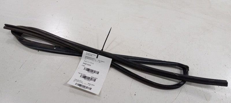 Subaru Legacy Door Glass Window Seal Rubber Right Passenger Rear Back 