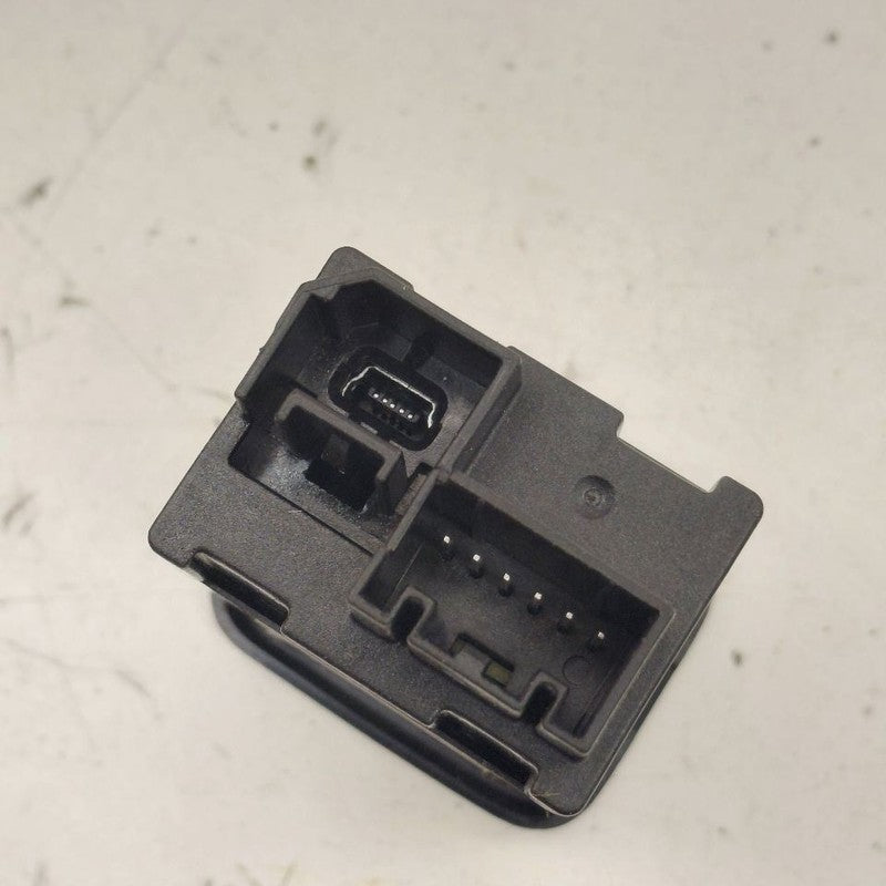 Chevy Volt USB Plug In Hub Port  2019 2018 2017 2016 OEM