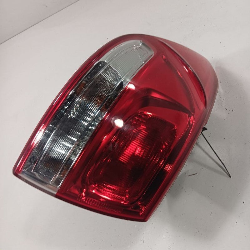 Driver Left Tail Light Brake Lamp Qrtr Panel Mntd Incandescent 16-18 K