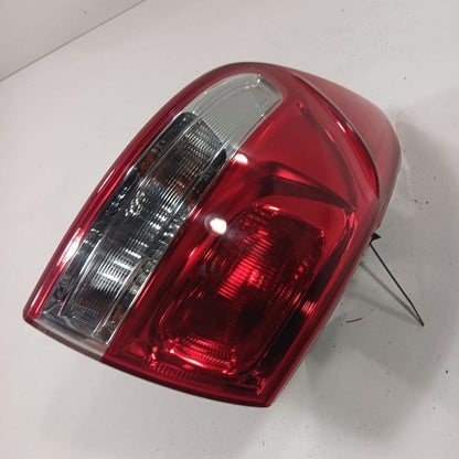 Driver Left Tail Light Brake Lamp Qrtr Panel Mntd Incandescent 16-18 K