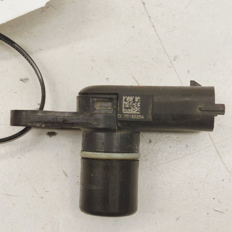 Cadillac XTS Camshaft Cam Shaft Position Sensor      3.6 2016 2017 201
