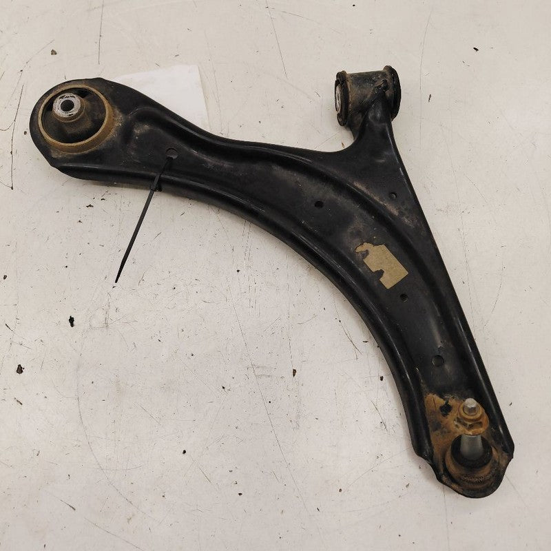 Passenger Right Front Lower Control Arm Fits 21-25 Chevy Trailblazer