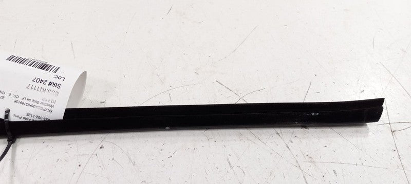 Kia Sorento Left Front Weather Strip Interior 2016 2017 2018