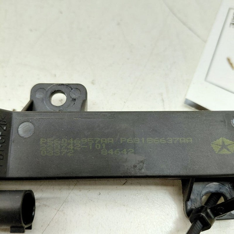 Jeep Cherokee Keyless Entry Antenna Module {68186637AA} 2015 2016 2017