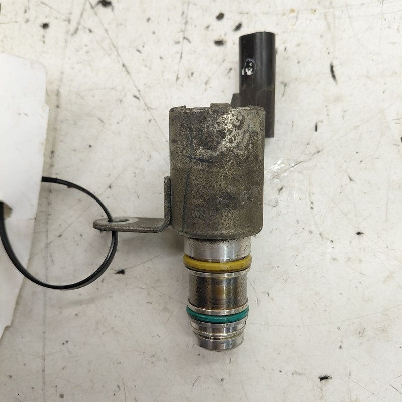 Cadillac CT6 Variable Timing Gear Oil Control Valve Solenoid Cylinder 