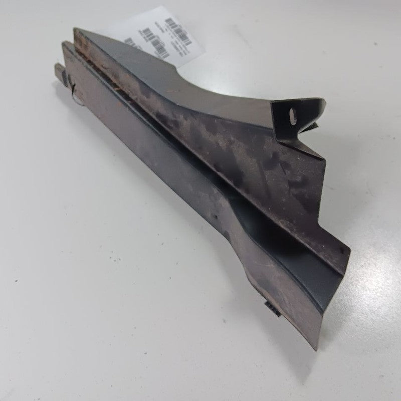 Chevy Trailblazer Driver Left Front Fender to Hood Shield {42749813} 2