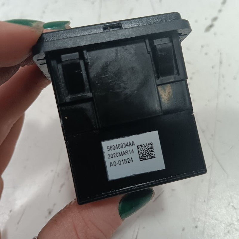 Jeep Compass  Inverter Power Outlet {56046934AA} 2021 2020 2019 2018 2