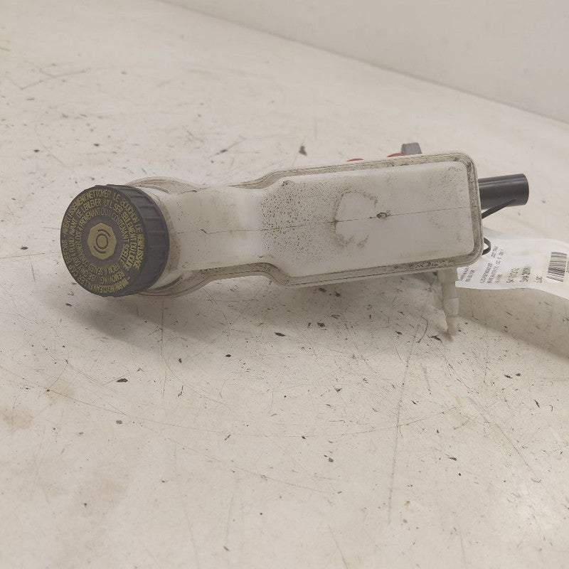 Brake Master Cylinder VIN B 8th Digit Opt Luv Fits 13-21 Buick Encore