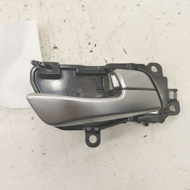 Kia Sorento Door Handle Right Passenger Front Interior Inside  2018 20