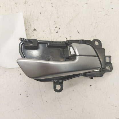 Kia Sorento Door Handle Right Passenger Front Interior Inside  2018 20