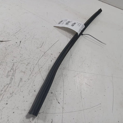 Hyundai Elantra Right Front Weather Strip Interior  2017 2018 2019 202