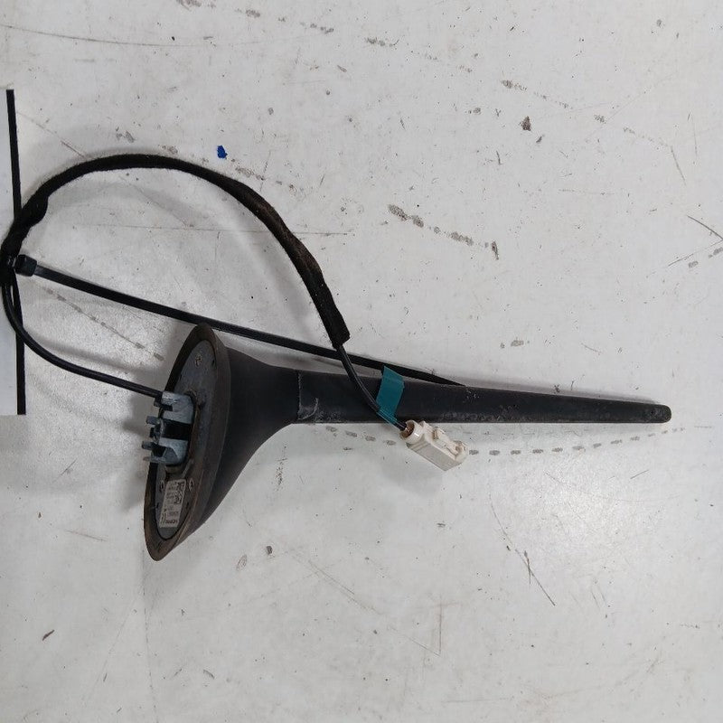 Jeep Renegade Roof Antenna   2021 2020 2019 OEM
