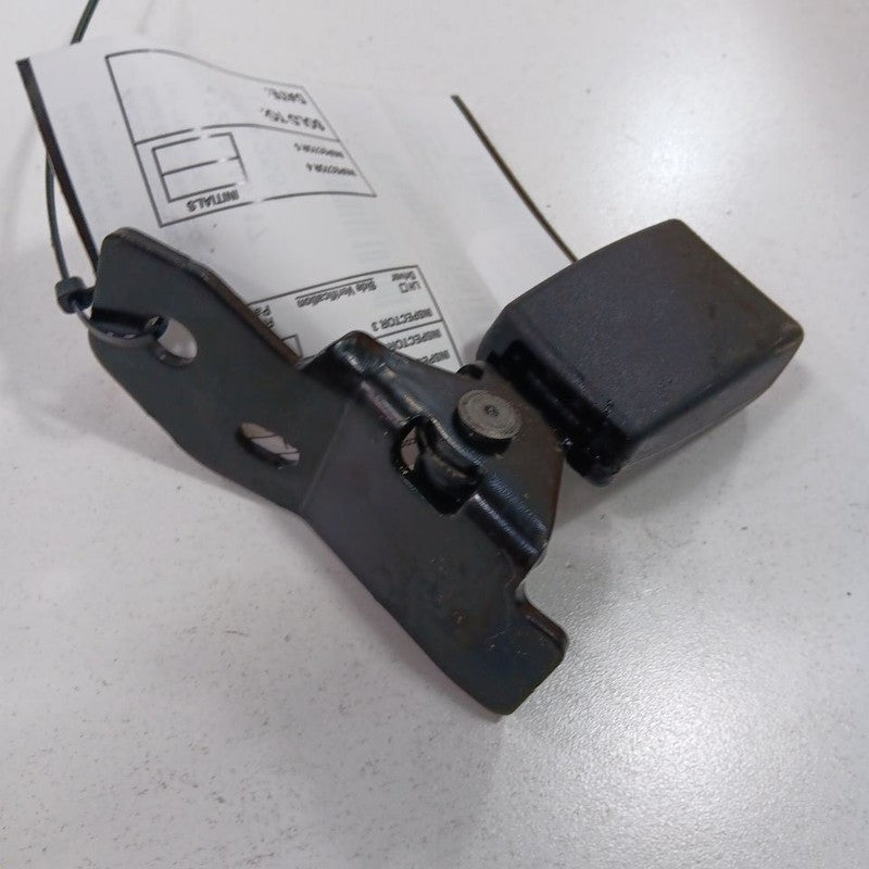 Jeep Renegade Center Rear Back Seat Belt Buckle Latch  2017 2018 2019 2020