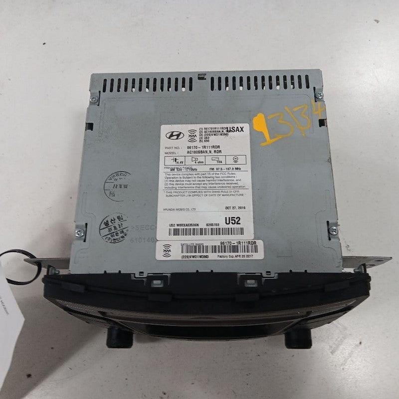 Audio Equipment Radio AM-FM-stereo-CD-MP3 US Market 15-17 Hyundai Accent