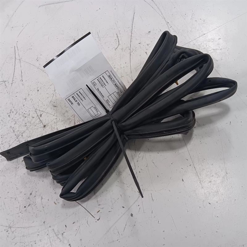 Kia Soul On Door Seal Rubber Right Passenger Rear Back  2017 2018 2019