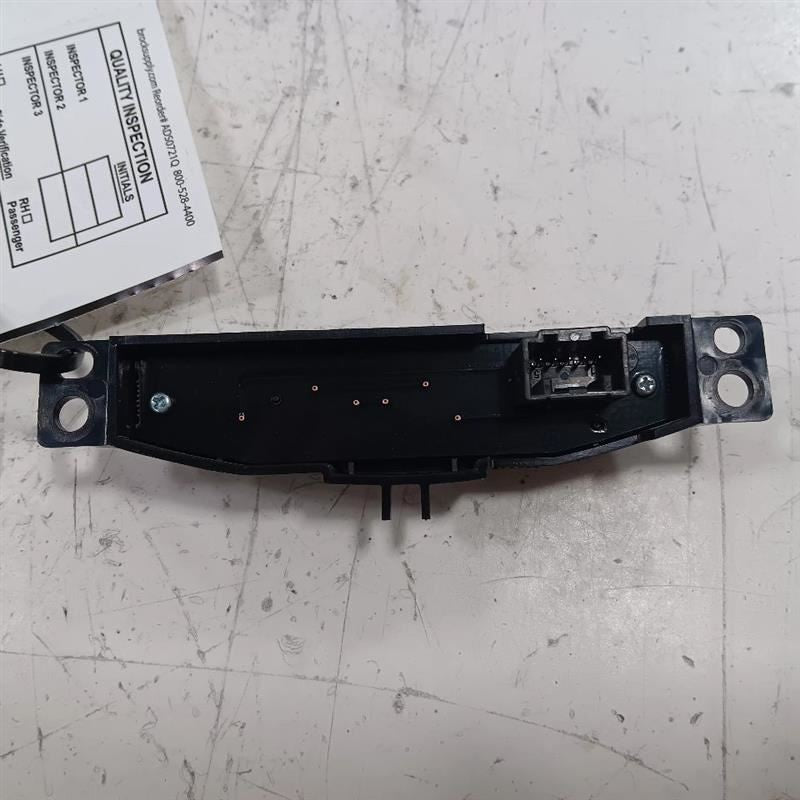 Nissan Rogue Passenger Lamp 2014 2015 2016 2017 2018 2019 2020