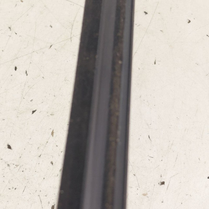 Mitsubishi Mirage Door Glass Window Weather Strip Front Right Passenge