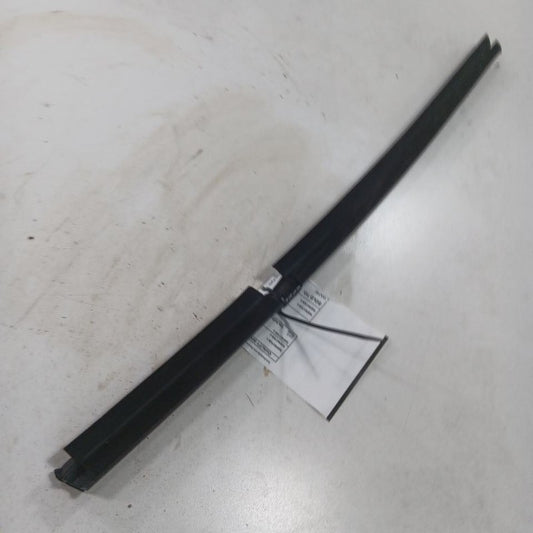 Buick Encore Right Rear Weather Strip Interior  2022 2021 2020 2019 2018